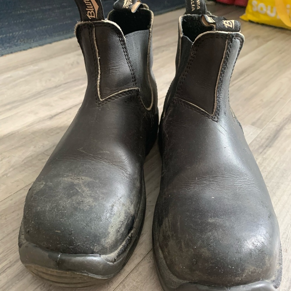 Blundstone size 8 CSA steel toe work boot